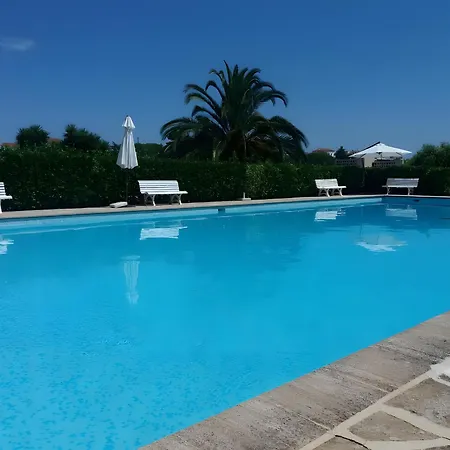 Val De La 3p Piscine Parking 아파트 *
